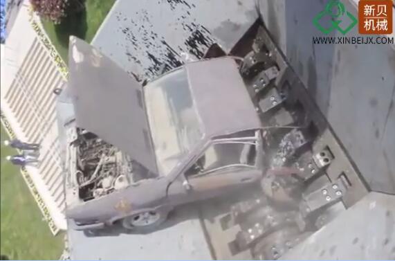 Scrapped car shredding, double shaft shredder video display