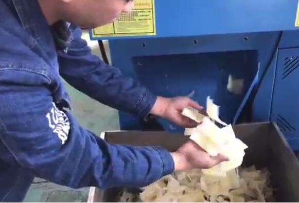 Single shaft shredder video, rubber crusher (shredder) video