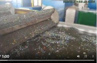 PE flower material crushing material washing line video