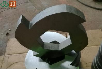 Replacement and maintenance of shredder blades